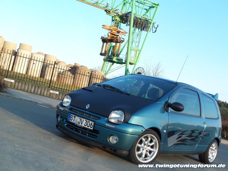 [Bild: twingo-17090625-KZR.jpg]