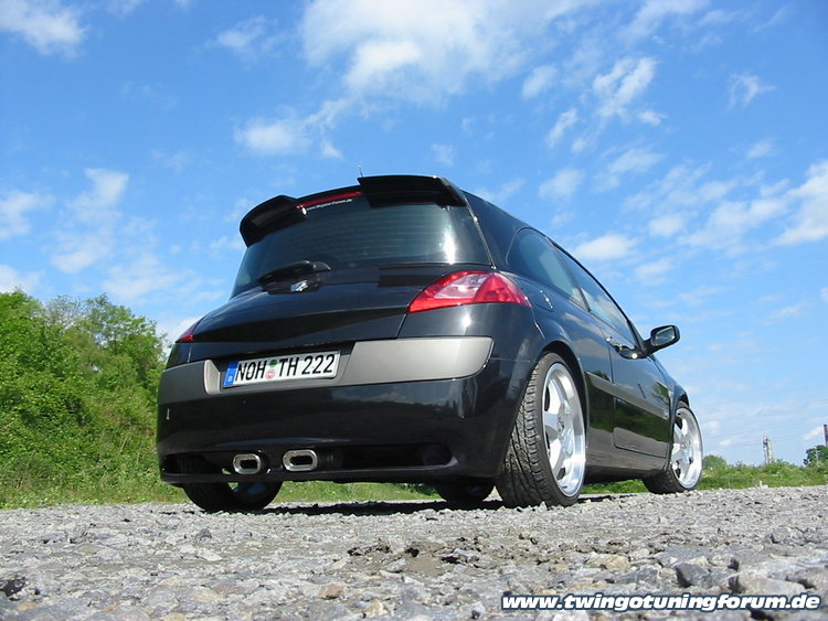 [Bild: twingo-13210927-yBm.jpg]