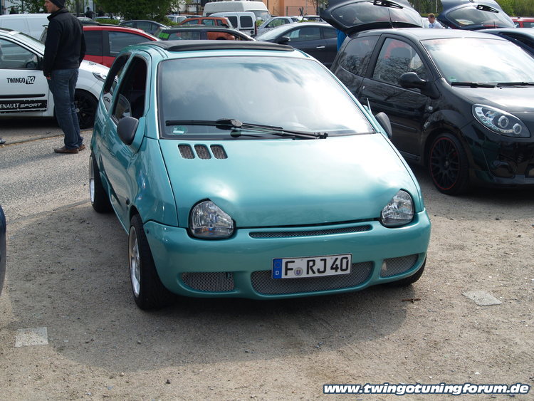 [Bild: twingo-15184043-HOn.jpg]