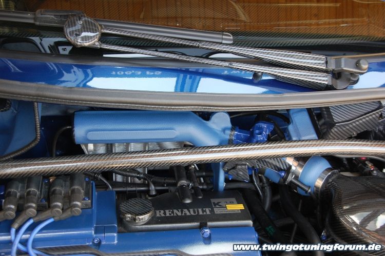 [Bild: twingo-28110415-xwd.jpg]