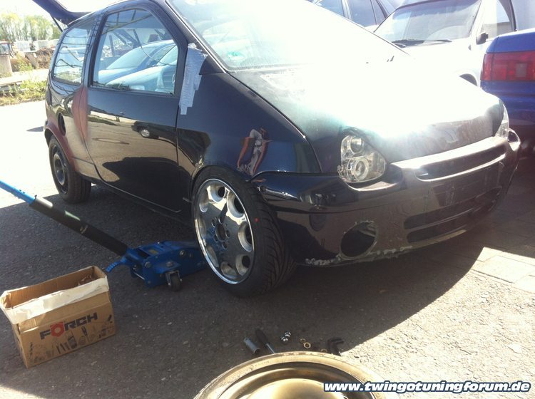 [Bild: twingo-29115135-wEr.jpg]