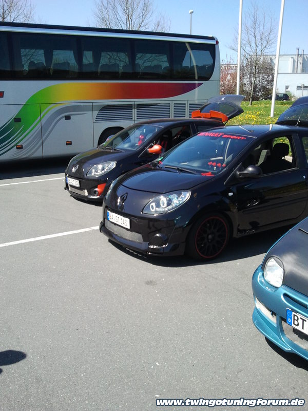 [Bild: twingo-29223342-A3K.jpg]