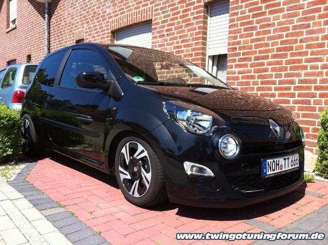 [Bild: twingo-26102803-UUH.jpg]