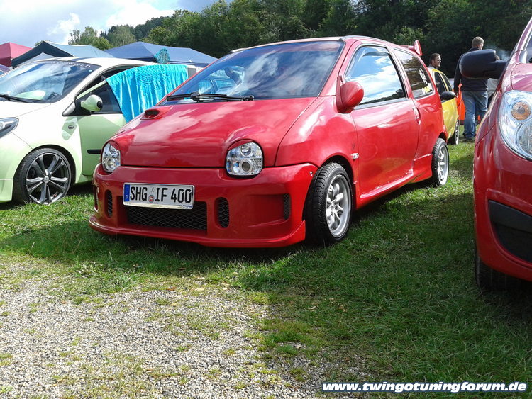 [Bild: twingo-22130818-u6m.jpg]