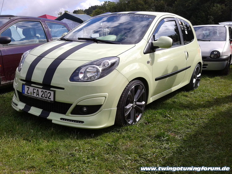 [Bild: twingo-22131015-88r.jpg]