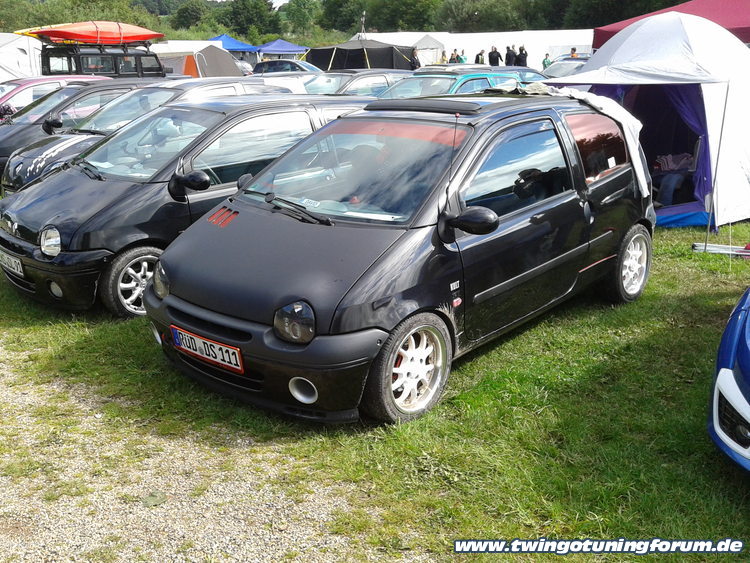 [Bild: twingo-22131415-prW.jpg]