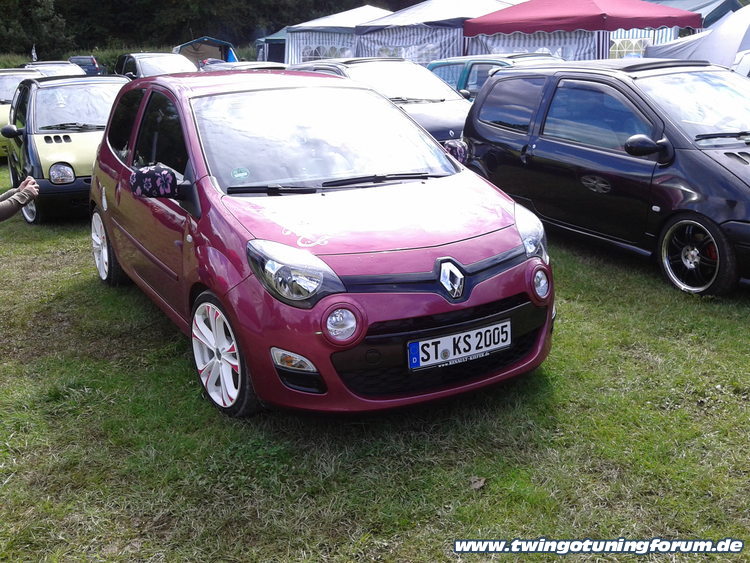 [Bild: twingo-22132134-4kb.jpg]