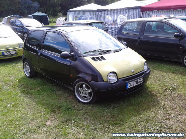 [Bild: twingo-22132230-qjX.jpg]