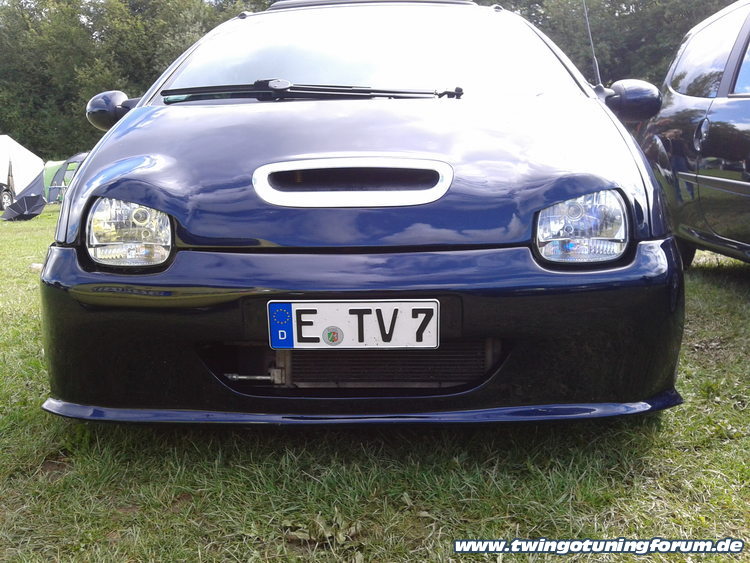 [Bild: twingo-22132710-tvK.jpg]