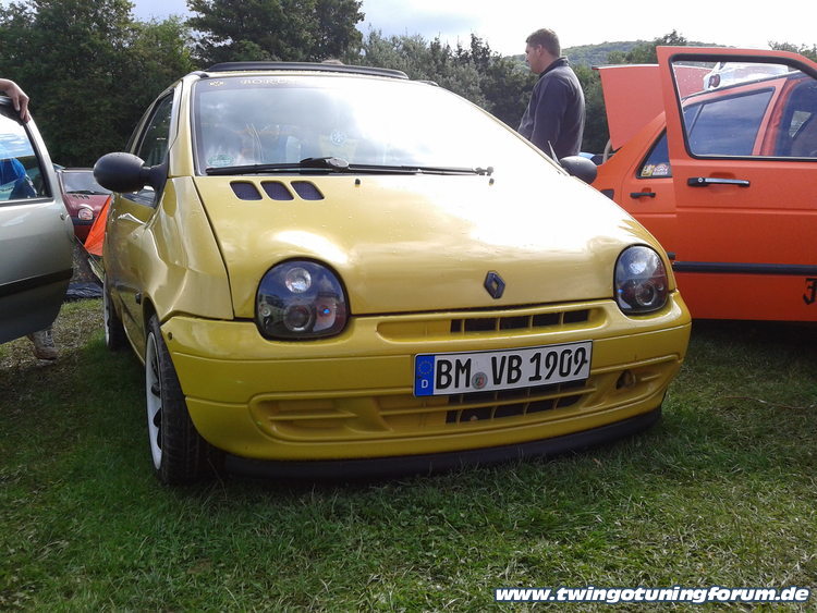 [Bild: twingo-22134314-xaD.jpg]