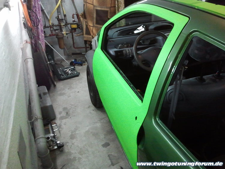 [Bild: twingo-02211154-LfU.jpg]