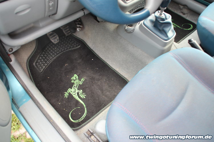 [Bild: twingo-05143127-ugk.jpg]
