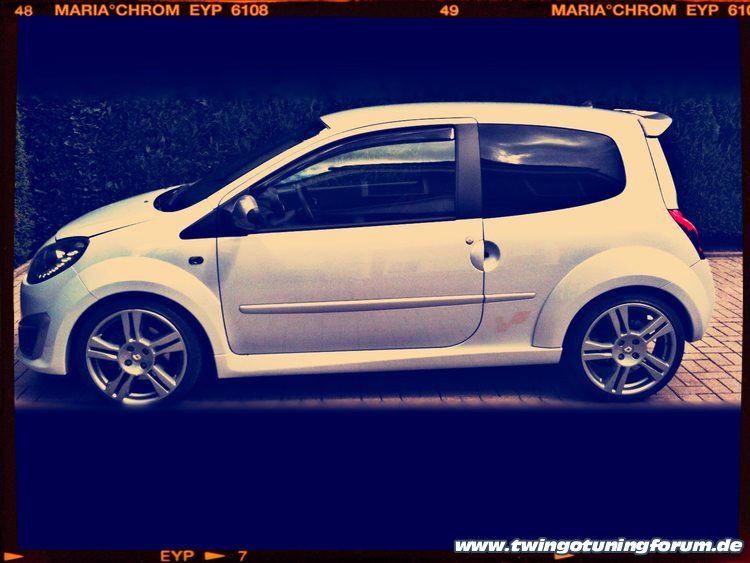 [Bild: twingo-18220540-OjT.jpg]