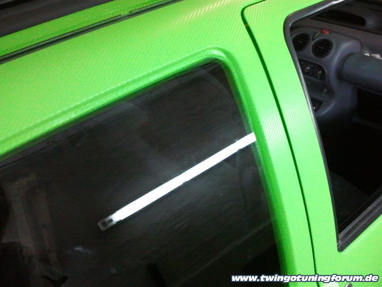 [Bild: twingo-21184609-xB8.jpg]