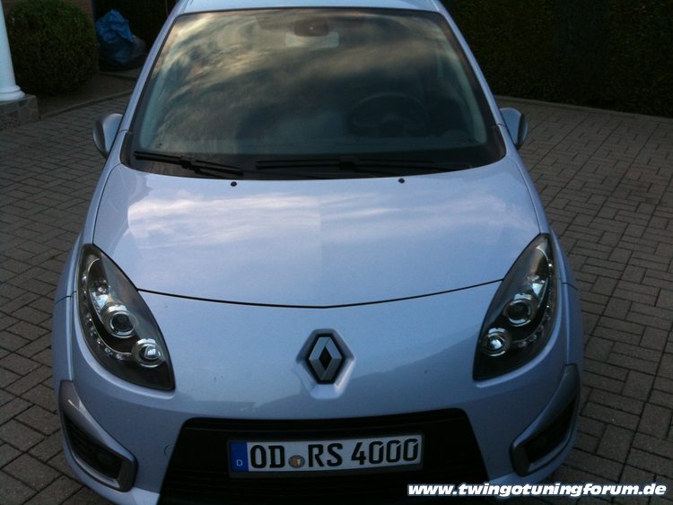 [Bild: twingo-04172501-LhX.jpg]