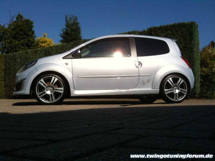 [Bild: twingo-09133447-zFY.jpg]