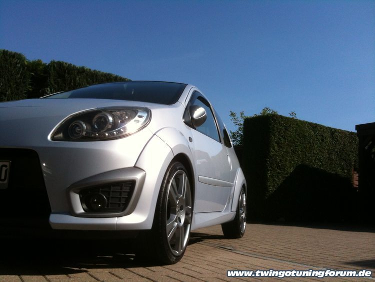 [Bild: twingo-09133552-BFW.jpg]