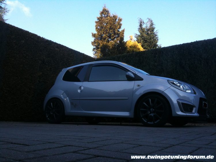 [Bild: twingo-31181344-RAs.jpg]