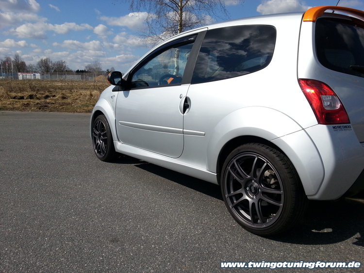 [Bild: twingo-06125511-sUr.jpg]