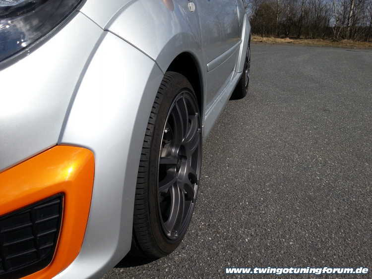 [Bild: twingo-06125616-mhX.jpg]