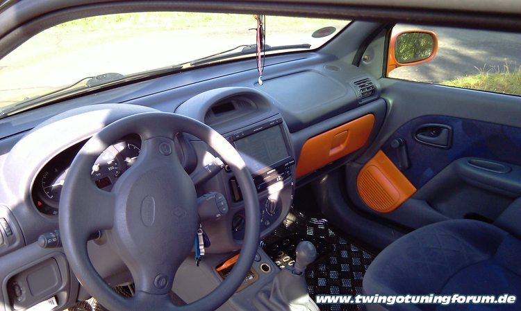 [Bild: twingo-12155012-Bs1.jpg]