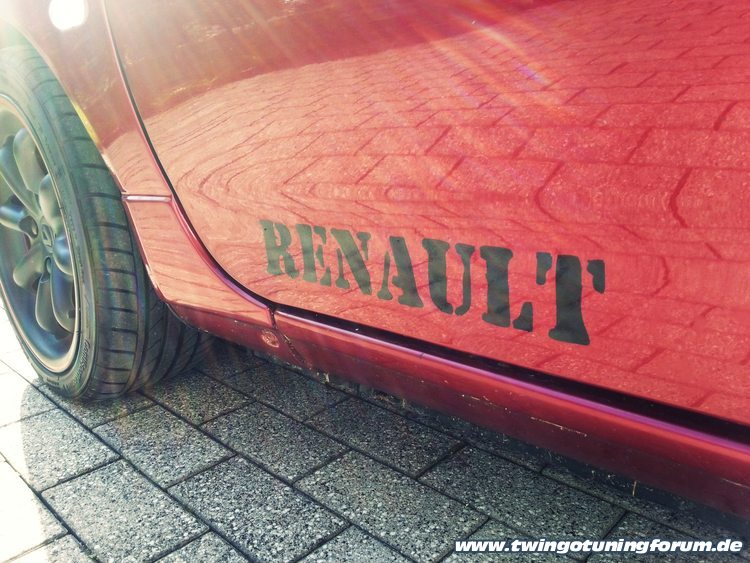 [Bild: twingo-14190627-DwQ.jpg]