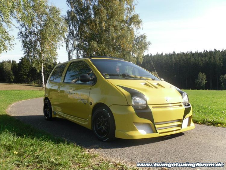 [Bild: twingo-25132524-tXN.jpg]