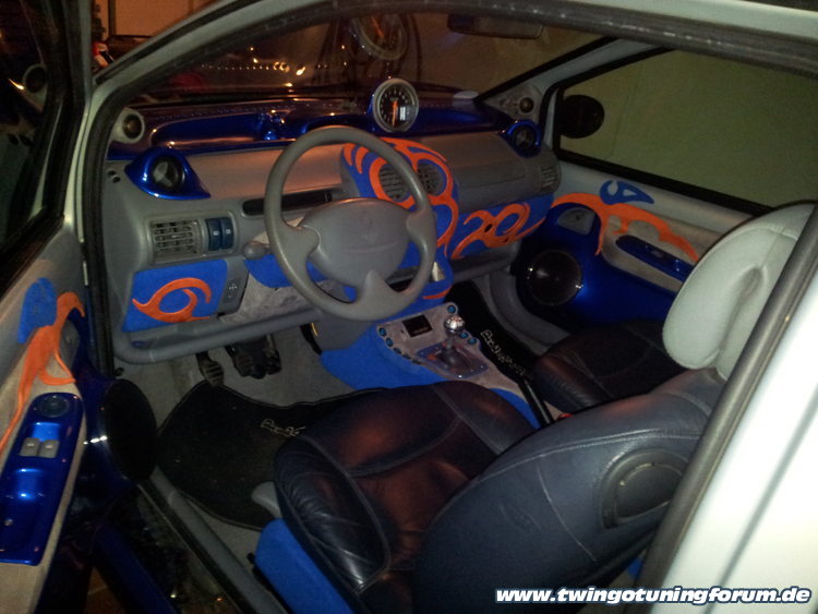 [Bild: twingo-30205943-9Nx.jpg]