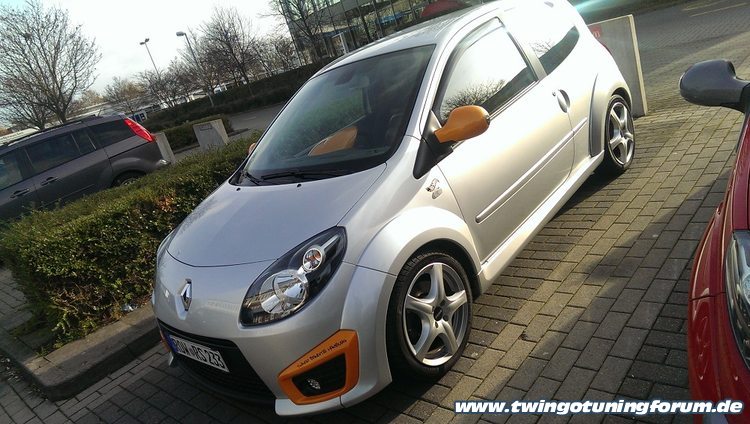 [Bild: twingo-25231456-D8p.jpg]