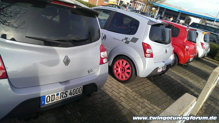 [Bild: twingo-25231524-R85.jpg]