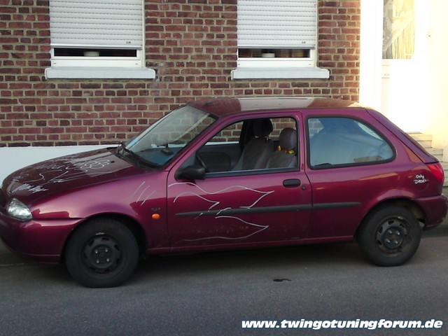 [Bild: twingo-11190926-to9.jpg]