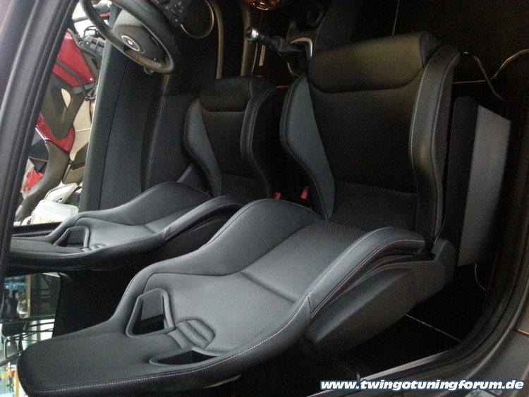[Bild: twingo-30200124-kTG.jpg]