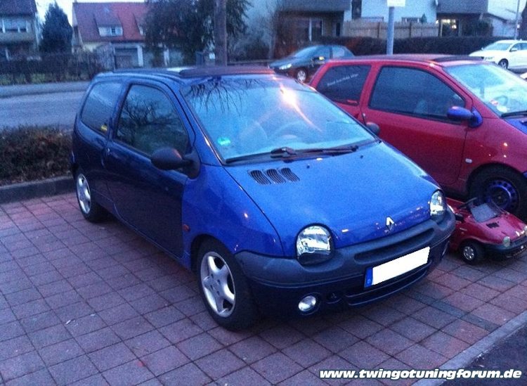 [Bild: twingo-02160906-TMG.jpg]