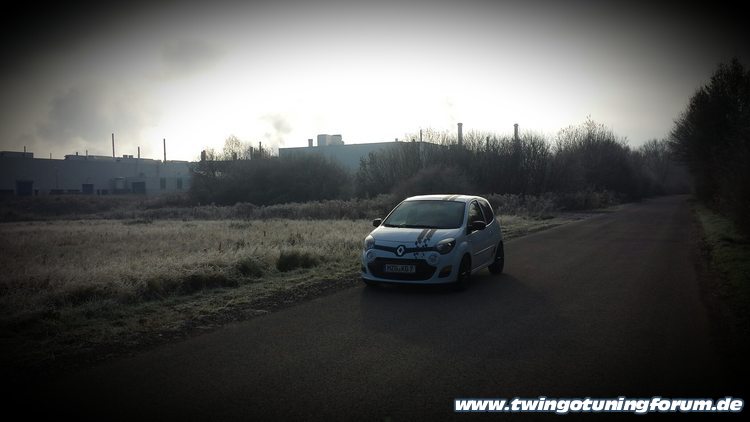 [Bild: twingo-13190902-Uxo.jpg]