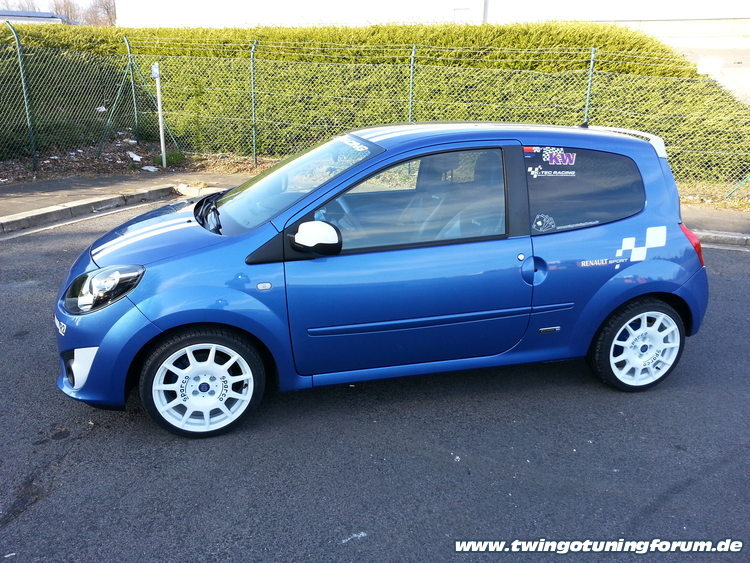 [Bild: twingo-08190847-Ban.jpg]