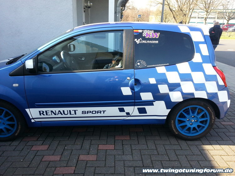 [Bild: twingo-14151139-MUY.jpg]