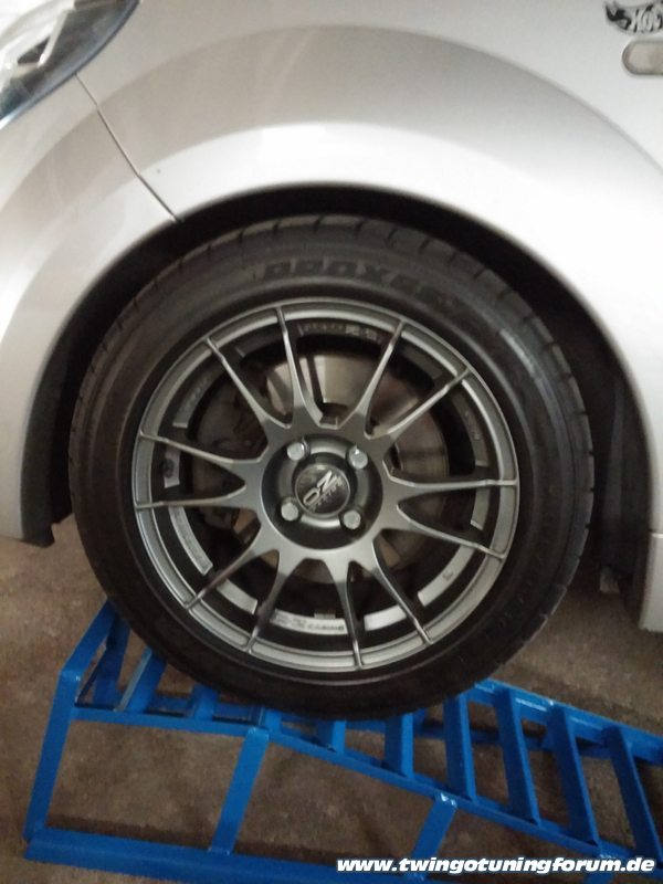 [Bild: twingo-25133949-xAb.jpg]