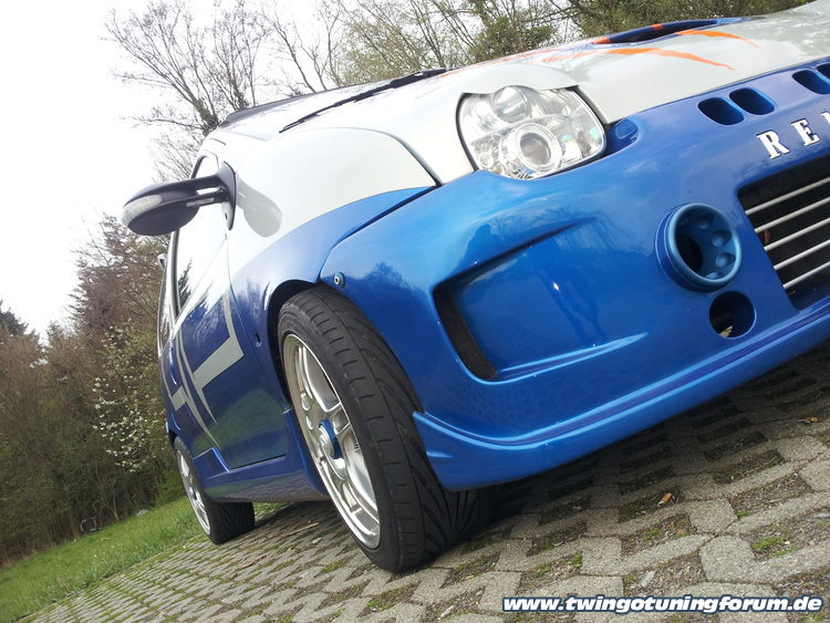 [Bild: twingo-01202529-fV2.jpg]