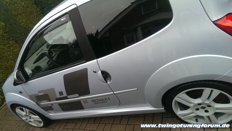 [Bild: twingo-06203536-qQX.jpg]