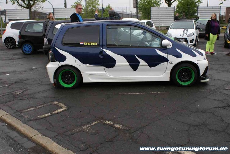 [Bild: twingo-07120448-mKH.jpg]