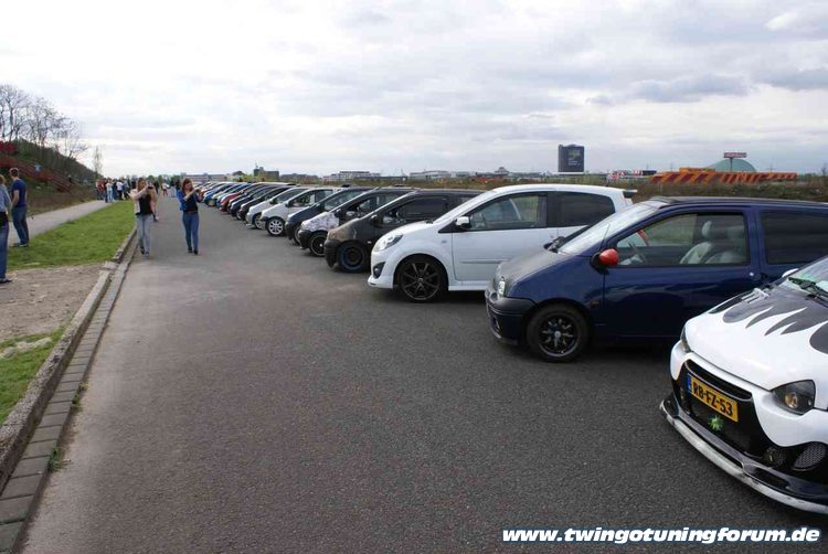 [Bild: twingo-07120730-D9O.jpg]