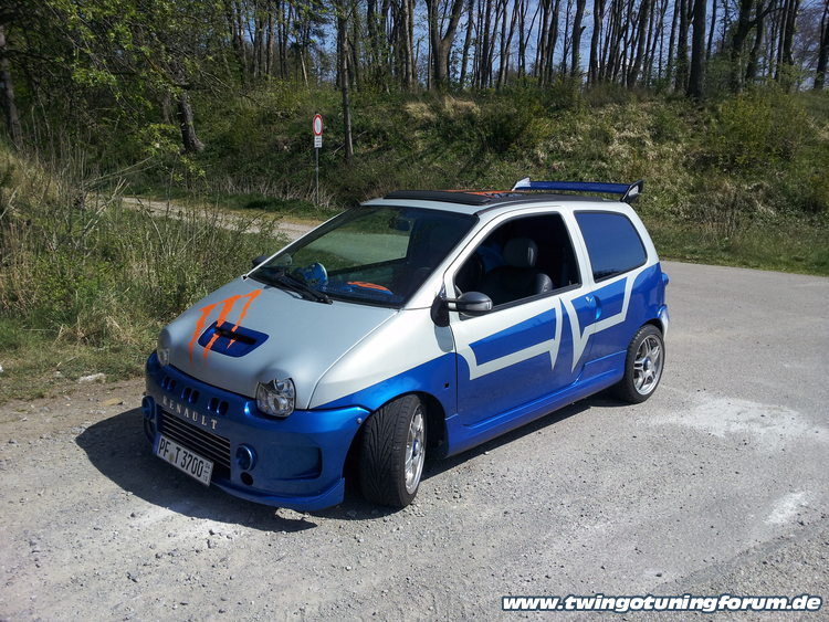 [Bild: twingo-11165309-IJ7.jpg]