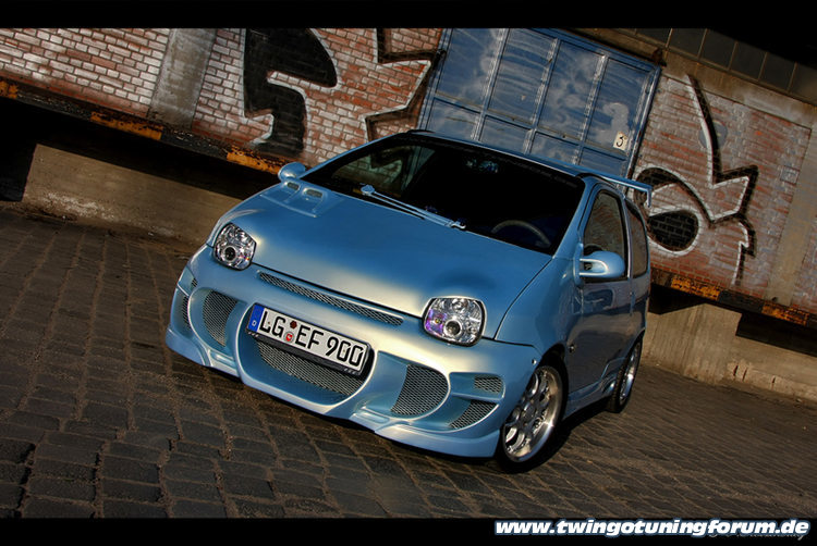 [Bild: twingo-01133604-zQ7.jpg]