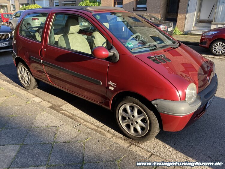 [Bild: twingo-21131742-EfM.jpg]