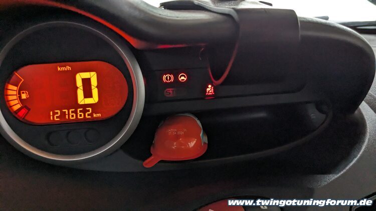 [Bild: twingo-21155654-Edy.jpg]