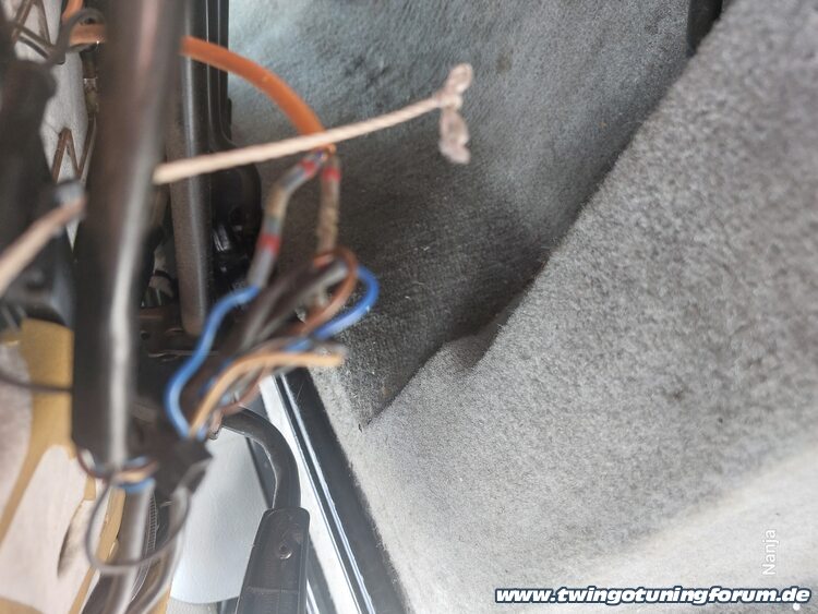 [Bild: twingo-07133705-Hbi.jpg]