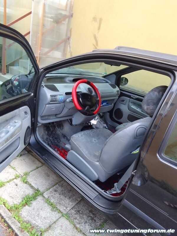 [Bild: twingo-14151302-1dI.jpg]