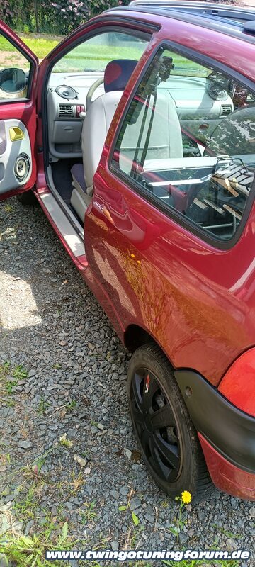 [Bild: twingo-23140439-Pur.jpg]
