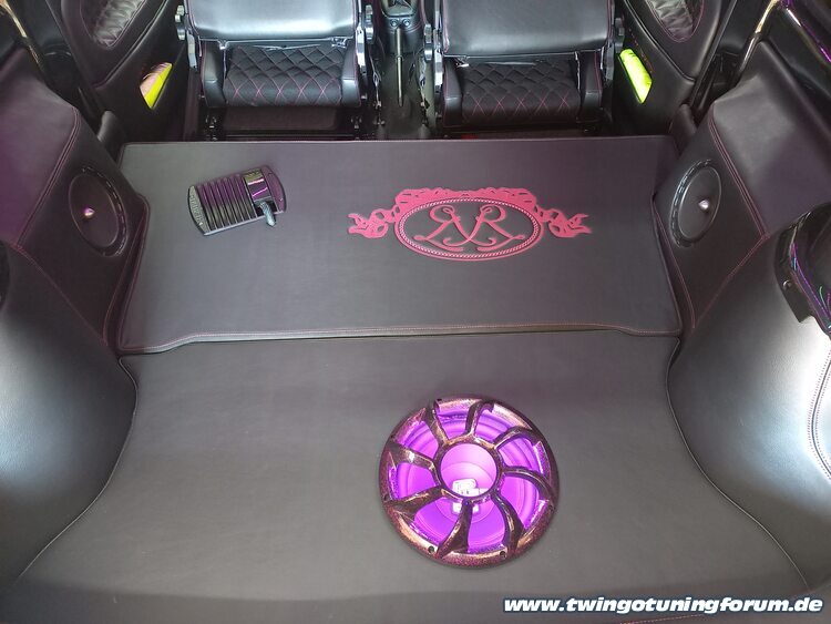 [Bild: twingo-24163708-orY.jpg]