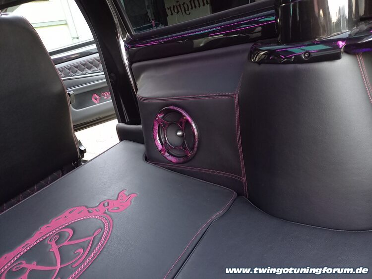 [Bild: twingo-07162303-rUW.jpg]